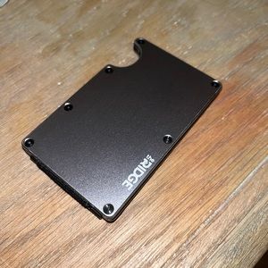 Ridge wallet used titanium